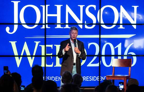 Gary Johnson in Austin pitches himself as alternative to “two evils” photo